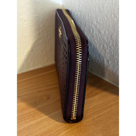 Kate Spade Cameron Street Perforated Rose Lacey Wallet in Deep Plum EUC - Picture 5 of 9